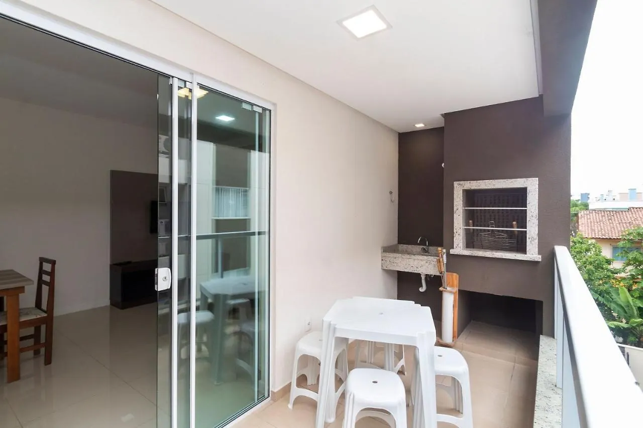 Aluguel de Apartamento 2 quartos sendo 1 suíte para 6 pessoas com Piscina em Bombas Bombinhas