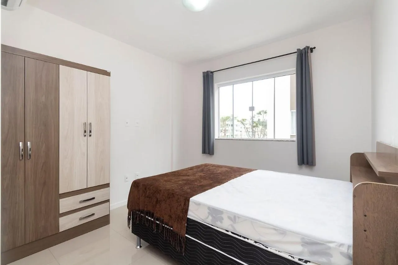 Aluguel de Apartamento 2 quartos sendo 1 suíte para 6 pessoas com Piscina em Bombas Bombinhas Brasil