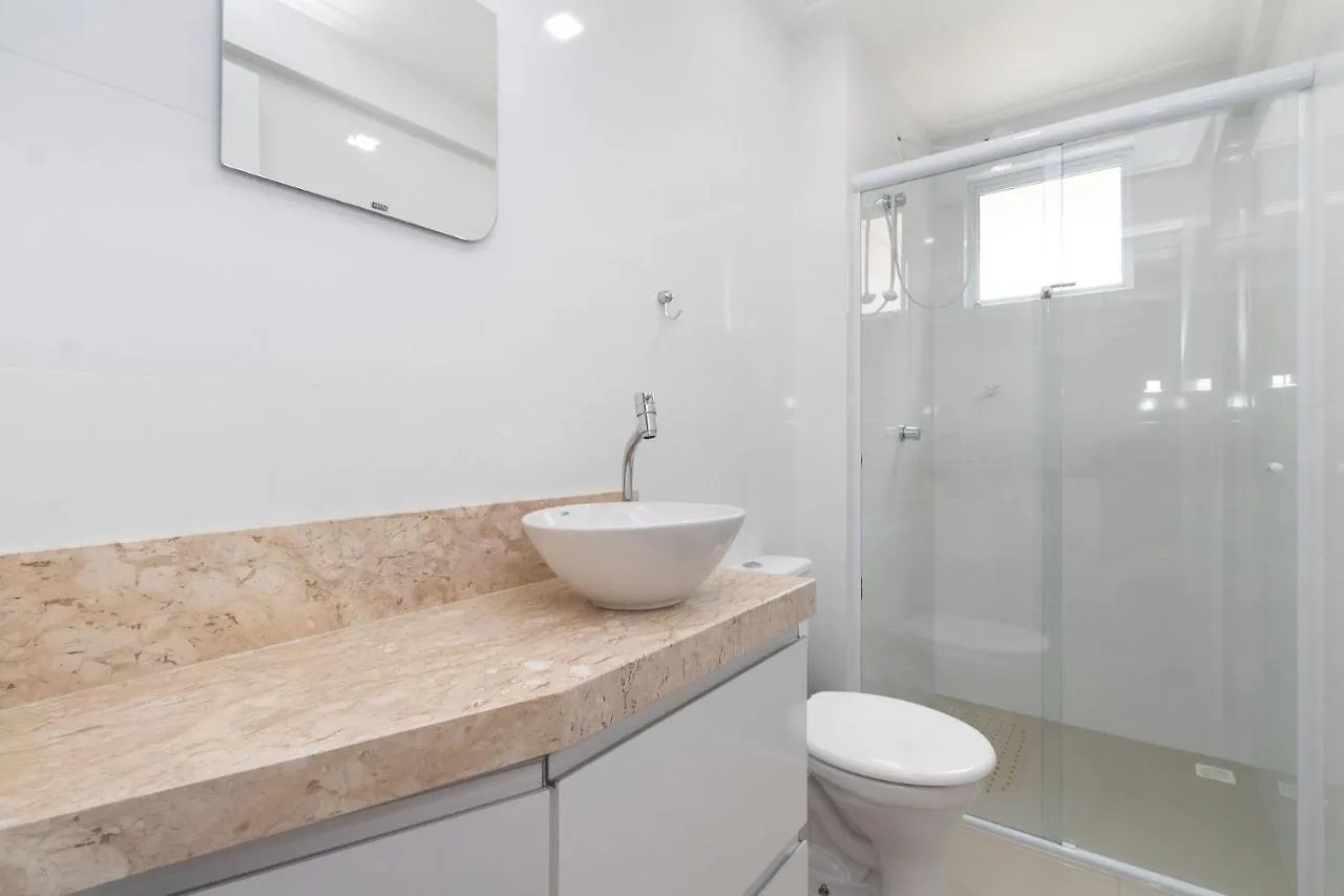 Aluguel de Apartamento 2 quartos sendo 1 suíte para 6 pessoas com Piscina em Bombas Bombinhas