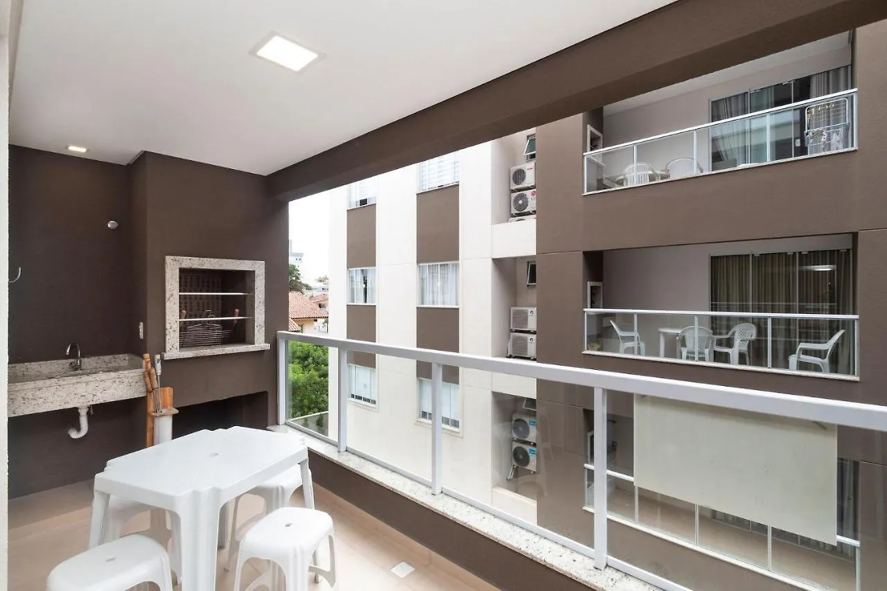 Aluguel de Apartamento 2 quartos sendo 1 suíte para 6 pessoas com Piscina em Bombas Bombinhas 0*,  Brasil